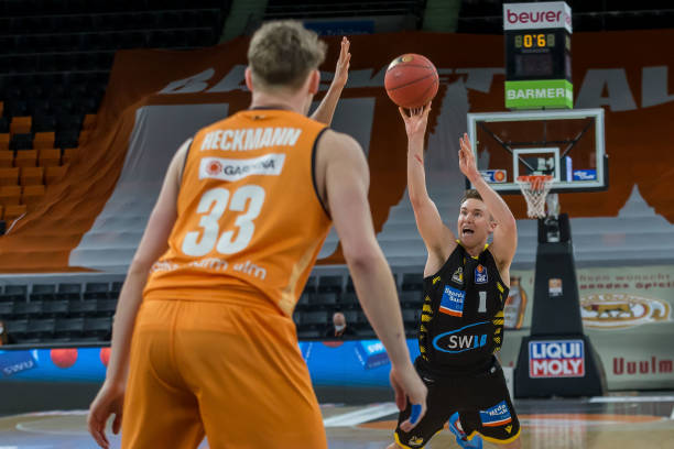 守与精准的 守与精准的