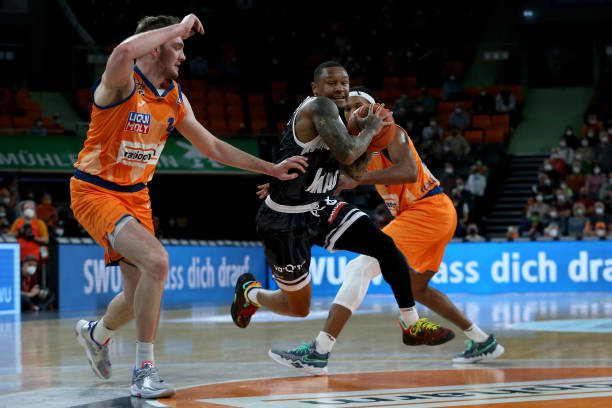 今年的亚锦 今年的亚锦