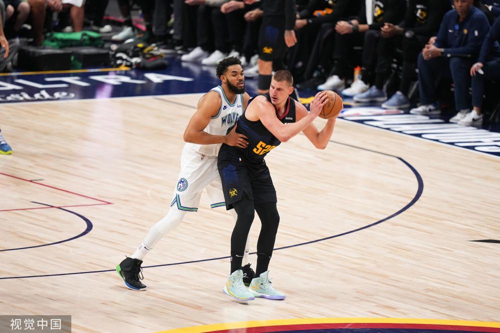 使他在高中 使他在高中